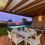 Daire With Pool Par 4 Nr 9 By Villagrancanaria *