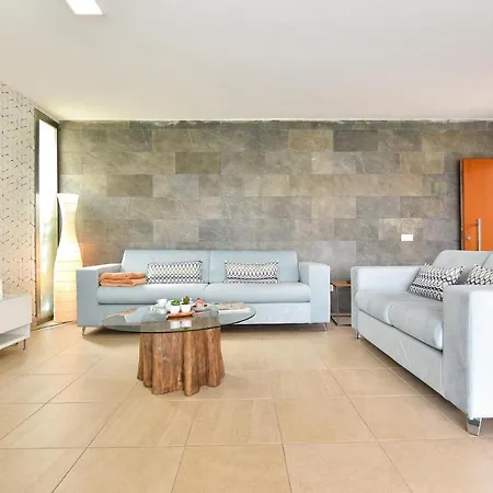 With Pool Par 4 Nr 9 By Villagrancanaria 살로브레