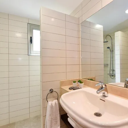 아파트 With Pool Par 4 Nr 9 By Villagrancanaria